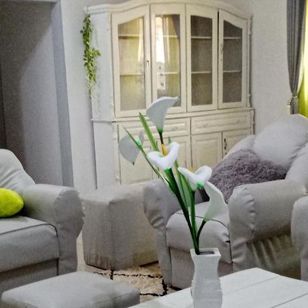 Appart Meuble Le Dakota Yaounde Ngoại thất bức ảnh