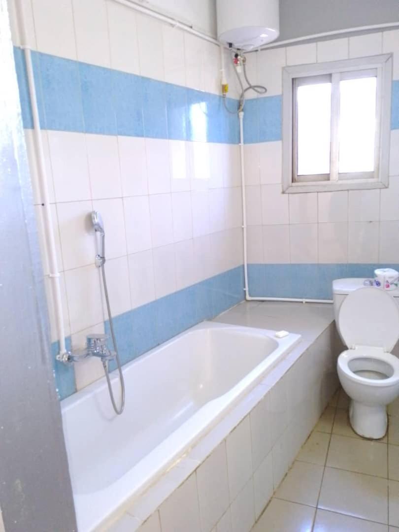 Appart Meuble Le Dakota Yaounde Ngoại thất bức ảnh