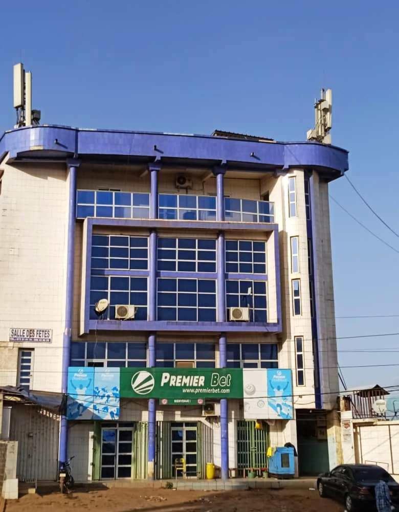 Appart Meuble Le Dakota Yaounde Ngoại thất bức ảnh