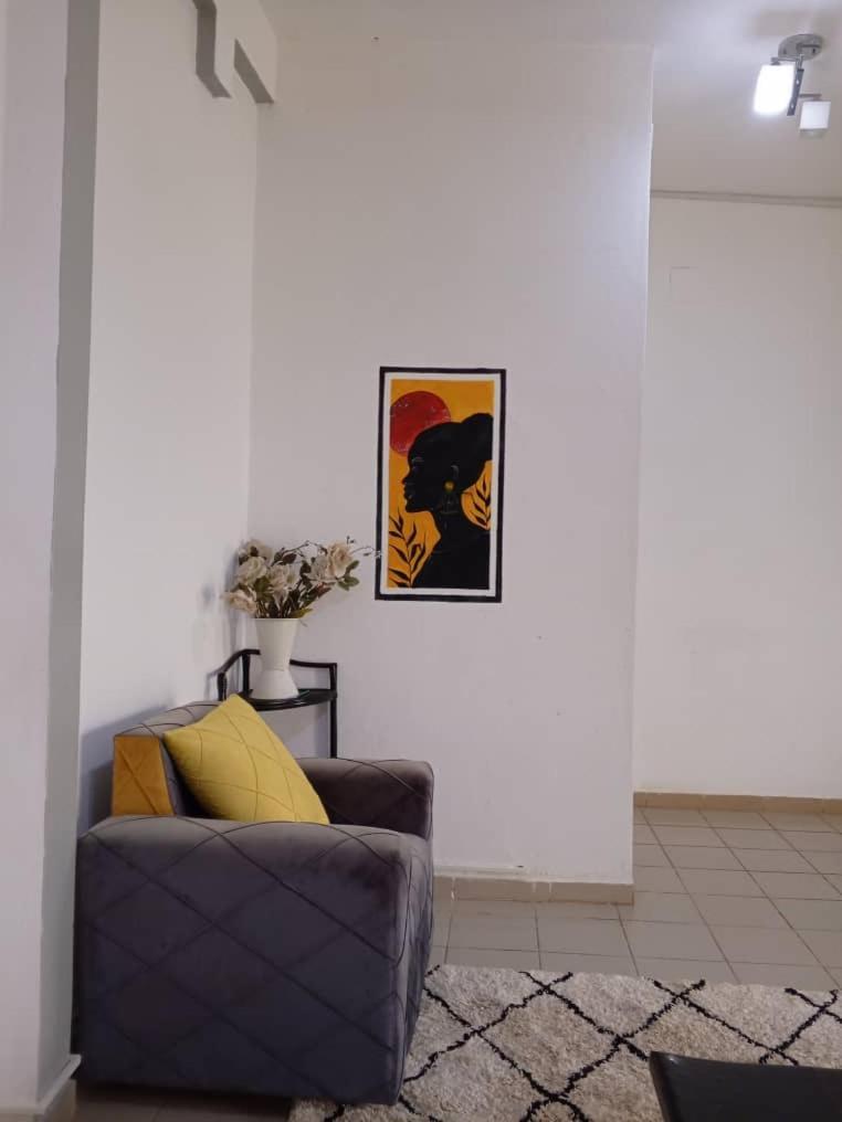 Appart Meuble Le Dakota Yaounde Ngoại thất bức ảnh