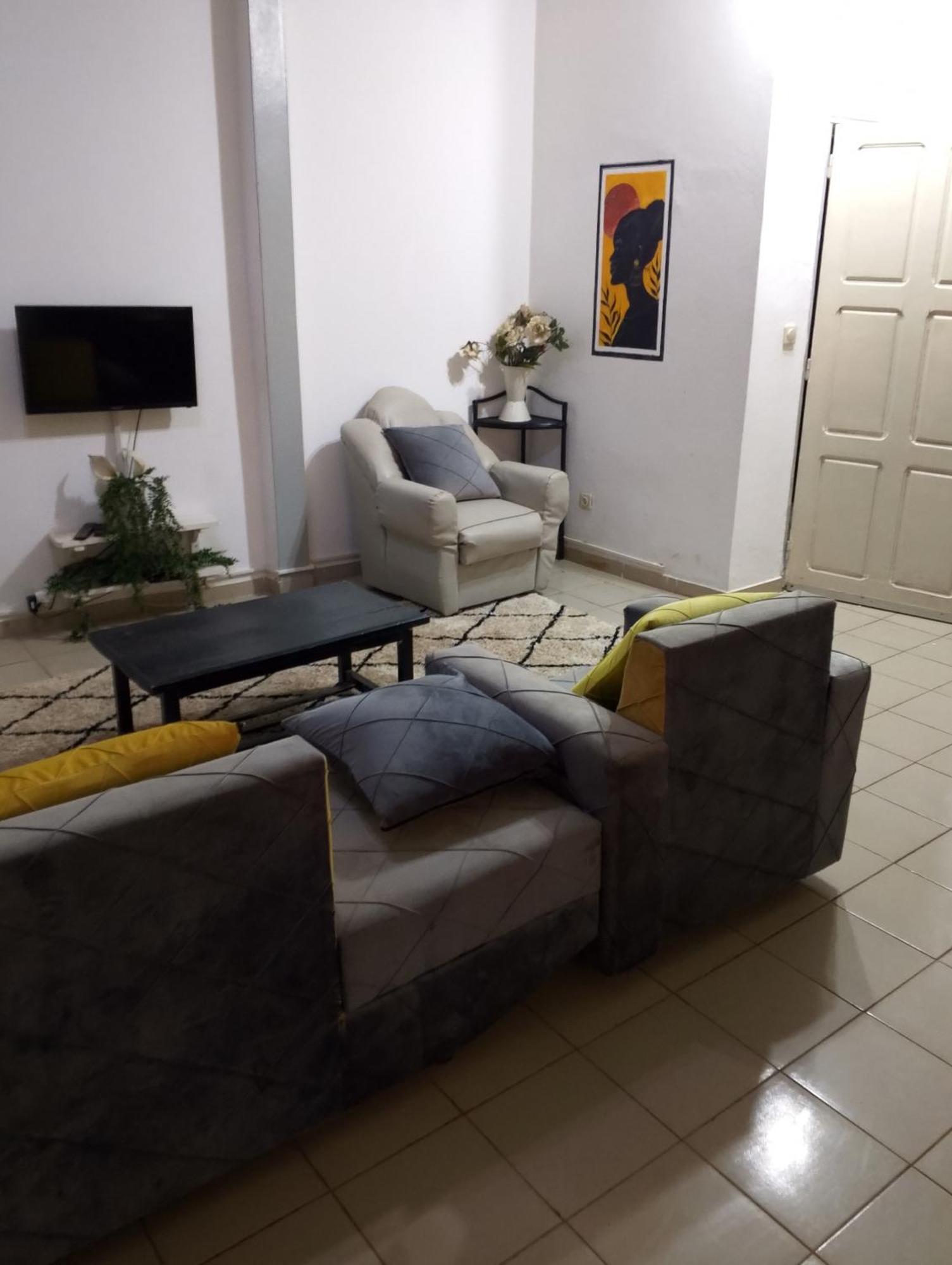 Appart Meuble Le Dakota Yaounde Phòng bức ảnh